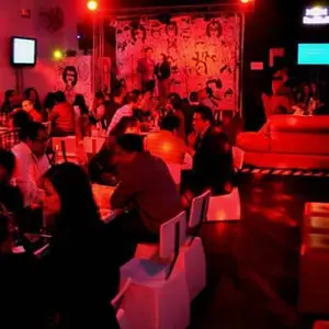 Karaoke Bar Escaparate San Ángel 2