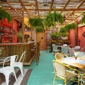 Restaurante Patio 81 Bistro Nápoles