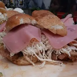 Cemitas Las Poblanitas Mercado Del Carmen - foto 3