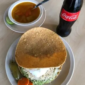 Taquería Los Gigantes San Nicolás 4