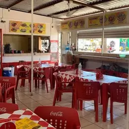 Lonchería Mi castillo Nuevo Laredo - foto 2