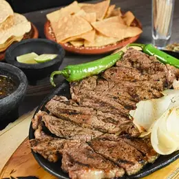 Los Legendarios Carnes Al Carbón Monterrey - foto 3