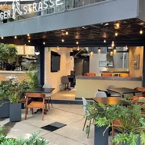 Restaurante STRASSE BURGERS Polanco 7