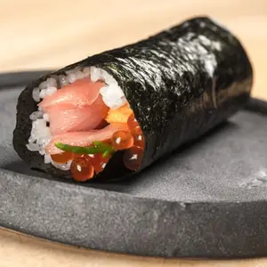 Yoru Handroll and Sushi Bar Roma Norte 6