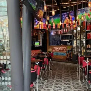 Restaurante Burger Bar Joint Plaza Toreo 7