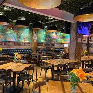 Restaurant Cervecería Mamona Roma 5