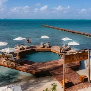 Restaurant Taboo Beach Club Isla Mujeres 5