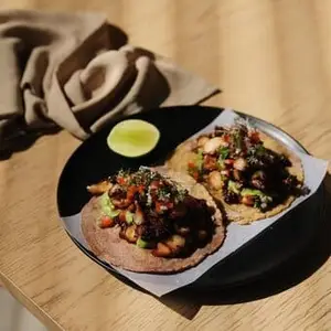 Restaurante Los Trompos de Niich Condesa 4