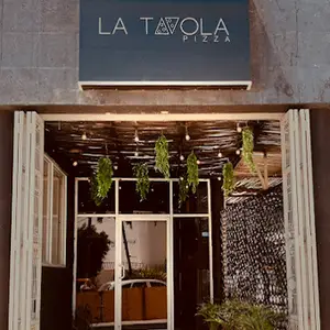 Pizzería LA TAVOLA Cabo San Lucas 1