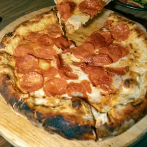 Coppola Pizza Vinyl Bar Hamburgo 9