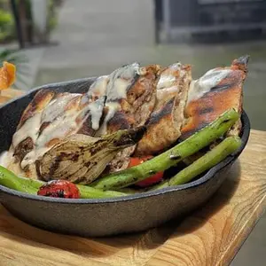 Restaurant Hookahs Cave CDMX 8