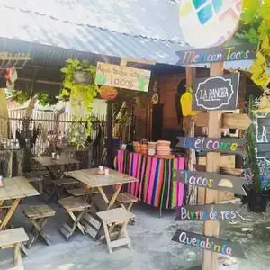 Restaurante La Pancha Mahahual 4