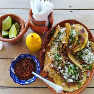 Restaurante La Pancha Mahahual 6