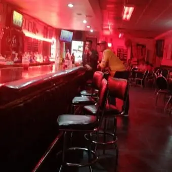 Bar Zeppelin Chihuahua - foto 4