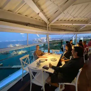 Restaurante Entremuelles Sky View Cancún 2