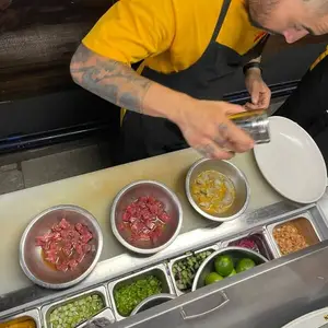 Marea Alta cevichería y Aguachileria Narvarte 6