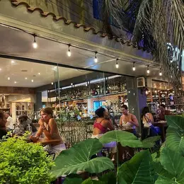 Restaurante Off The Vine Playa del Carmen - foto 2