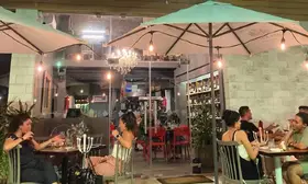 Restaurante Off The Vine Playacar