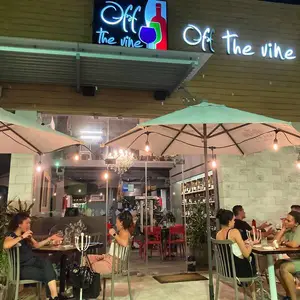 Restaurante Off The Vine Playacar 3
