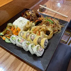 Restaurante Sr. Naga Tijuana 3