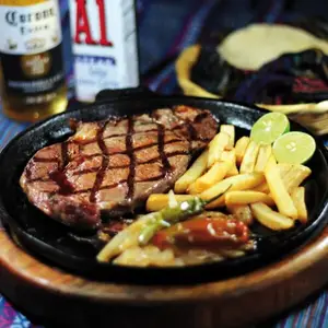 La Cantina Precopeo y Restaurante San Luis 8