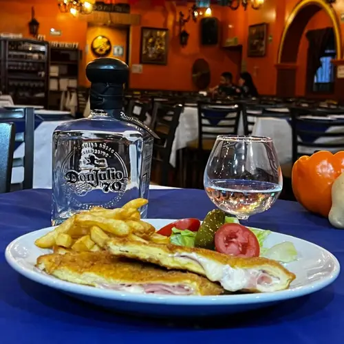 Restaurante El lugar del Mariachi Aragón - foto 1