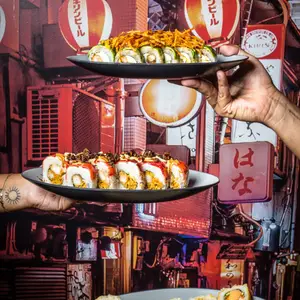 Restaurante Urban Sushi Wok Ramen Zona Rosa 8