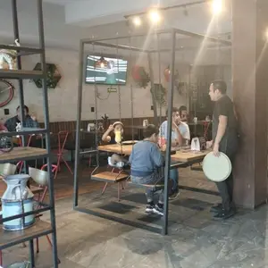 Restaurante Urban Sushi Wok Ramen Universidad 3