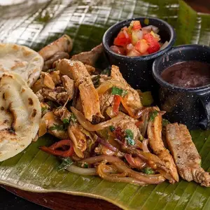 Restaurante Mirador Del Valle Alajuela 8