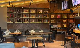 Coppola Pizza Vinyl Bar Insurgentes 