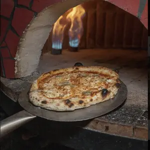 Coppola Pizza Vinyl Bar Insurgentes  6