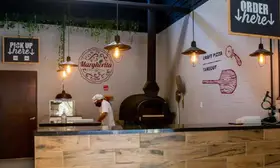 Margherita Pizza Y Vino Sucursal Naciones