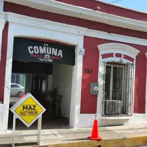 La Comuna Pizza and Grill by Artesanos Mazatlán 7