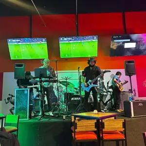 The Back Yard Sports Bar Coapa 1
