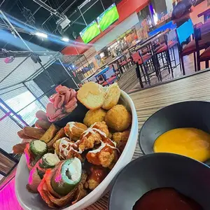 The Back Yard Sports Bar Coapa 9
