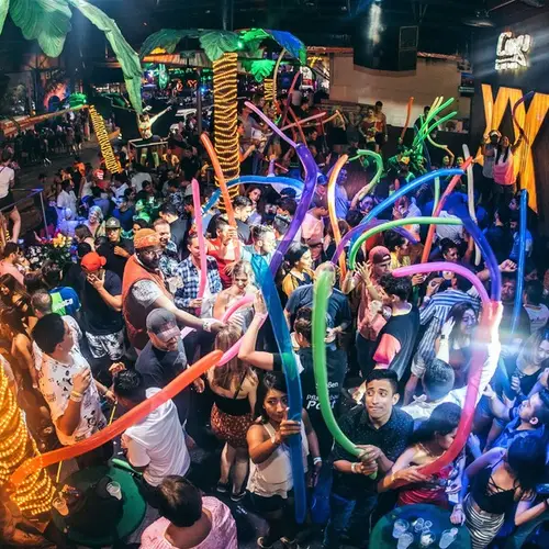 Congo Bar Cancún - foto 1