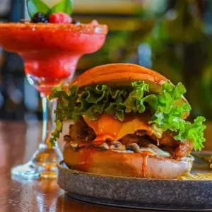 Restaurante Benjie's Revolución  2