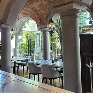 Restaurante Zibu Allende 9