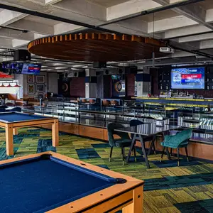 Billy Gin Bowling Alley Cancún 3