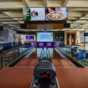 Billy Gin Bowling Alley Cancún 5