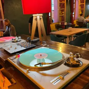 Restaurante Vino&Vinyl  Oaxaca  5