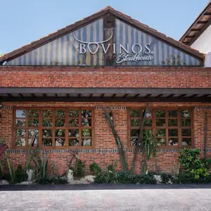 Bovinos Steakhouse & Seafood Cancún 3