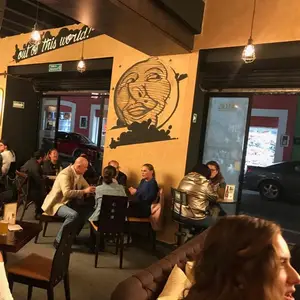 Cervecería Crazy Moon Cholula  1