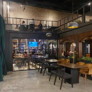 Proper Pub & Parlor Saltillo 9