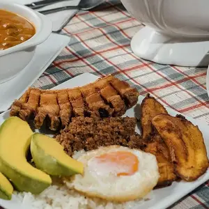 Restaurante La Antigua Medellín 2