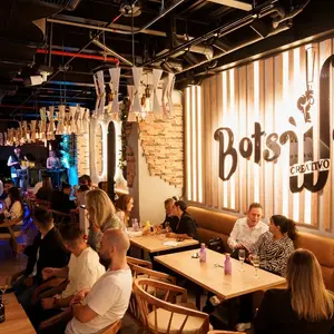 Botswana Café Bar - Laureles Medellín 1