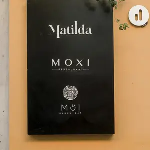 Moxi Restaurant SMA 8