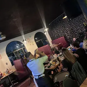 Restaurante Salsa y Salsa Centro Urbano 9
