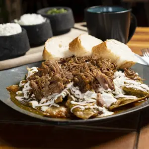 Restaurante Salsa y Salsa Centro Urbano 6
