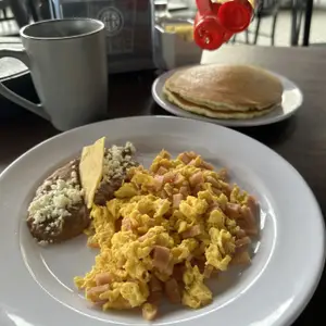 CHEZ Cocina Tradicional Bosques del Valle 8